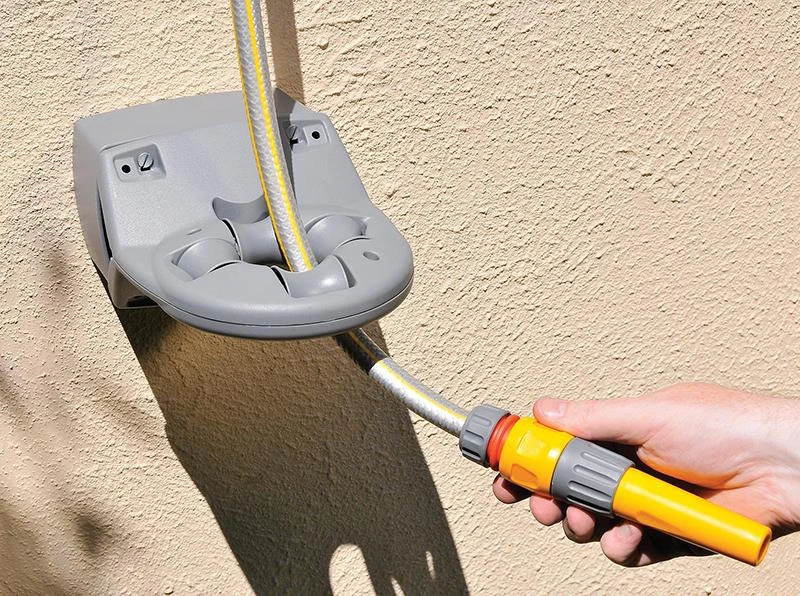 Hozelock Fast Reel 40m Wall Mounted - 2496 5 Hozelock Fast Reel 40m Wall Mounted - 2496 - Image 3