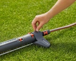 Gardena Aquazoom L 350 M² Oscillating Sprinkler - 18714 -Irrigation Tool Store lawn sprinklers gardena aquazoom l 350 m oscillating sprinkler 18714 35441623400614