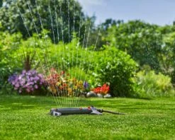 Gardena Aquazoom S 150 M² Oscillating Sprinkler - 18710 -Irrigation Tool Store lawn sprinklers gardena aquazoom s 150 m oscillating sprinkler 18710 35441546690726