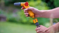 Hozelock Jet Spray Gun - 2675 -Irrigation Tool Store spray guns and lances hozelock jet spray gun 2675 33350498255014